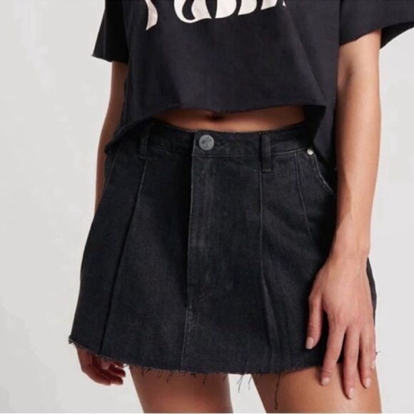 Blank NYC Black Mini Pleated Black
Skirt(Size 30) - Picture 1 of 11
